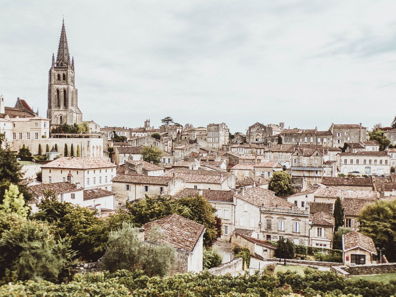 Bastide et clocher d'une petite ville gasconne