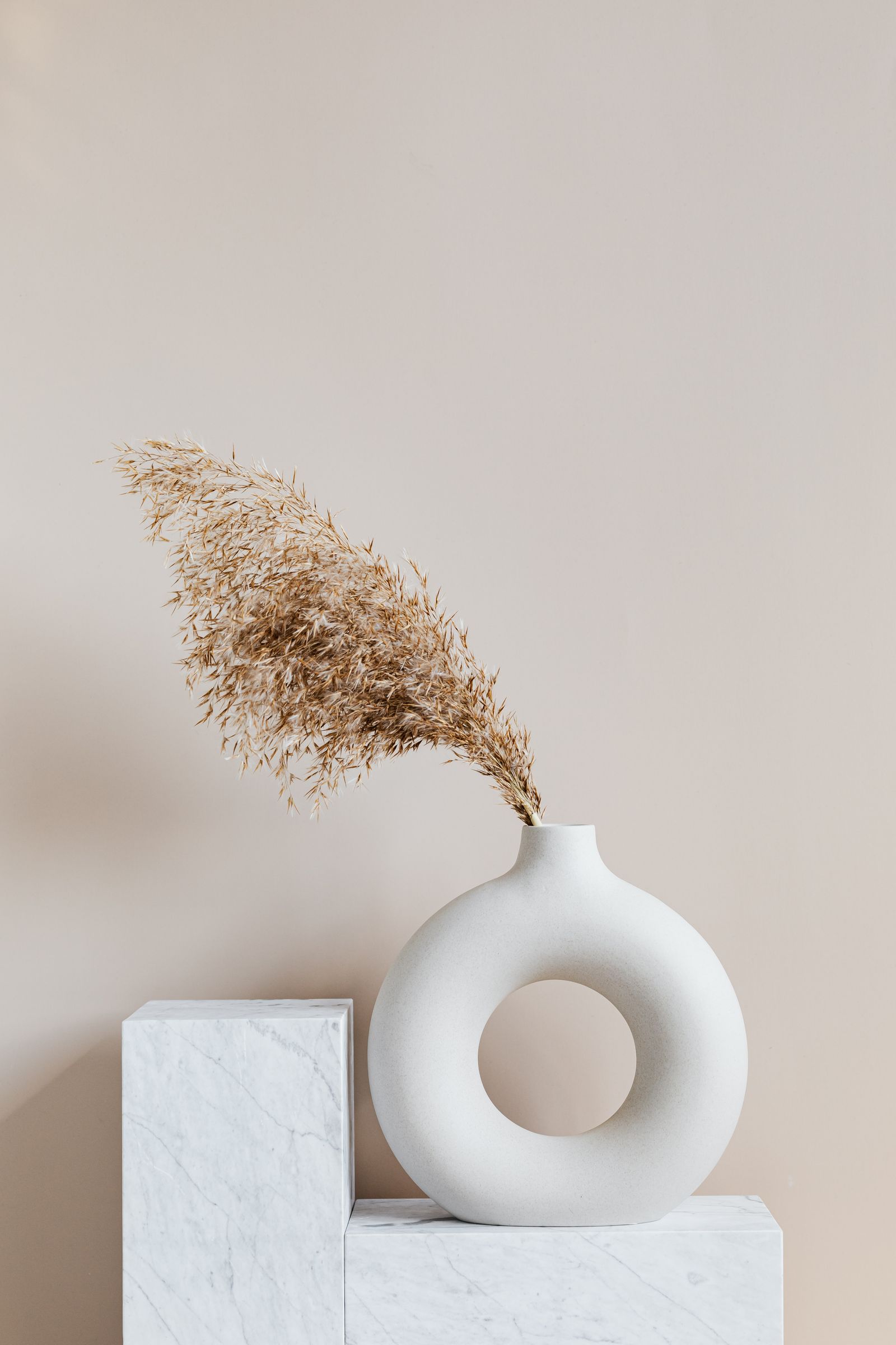 Vase en céramique, pièce unique d'une boutique de décoration