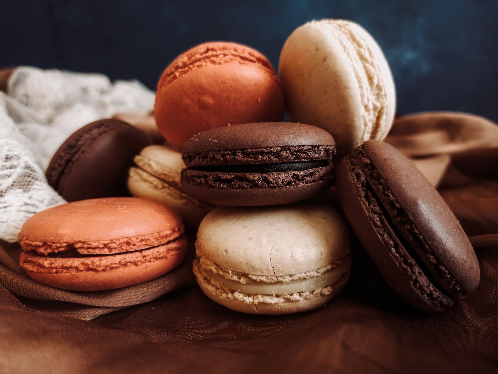 Macarons assortis d'une pâtisserie artisanale